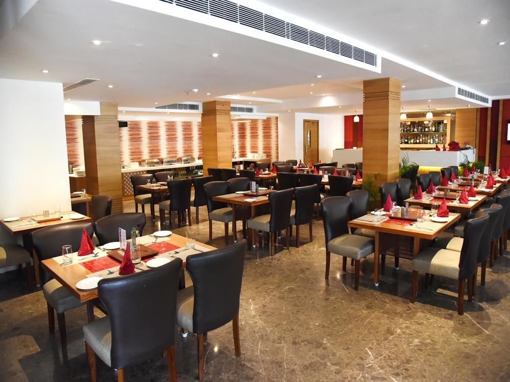 Hotel Sunbeam Premium Zirakpur Exterior foto
